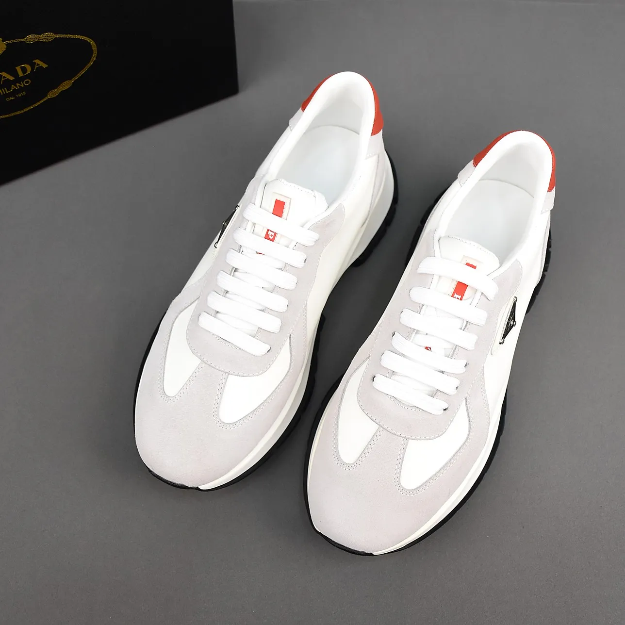 PP500🍒🍒🍒【PRADA】The upper is made of first-layer cowhide, sheepskin lining, and ultra-light soft elastic PU outsole. Men's size 38-44 (just choose according to your usual wearing size).